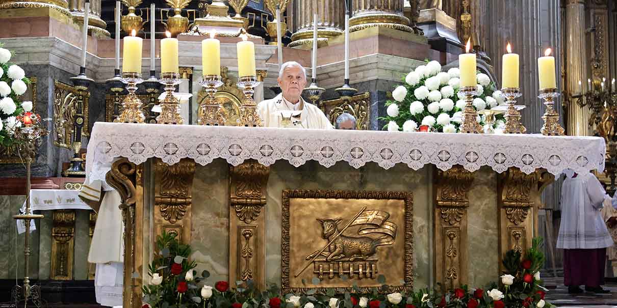 La Catedral de Puebla estrena altar de mármol y ónix traído de Italia