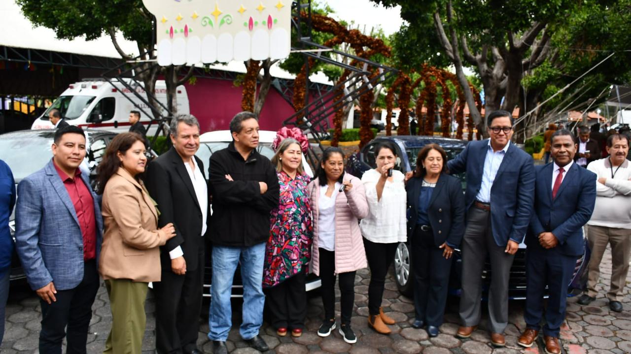 Sesa anuncia aumento del 9% y entrega de uniformes al personal de salud