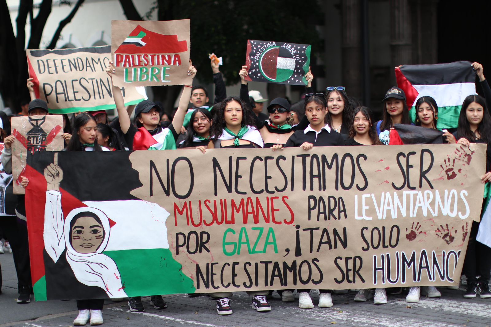 Estudiantes poblanos marchan por Palestina y exigen justicia ante la violencia en Gaza