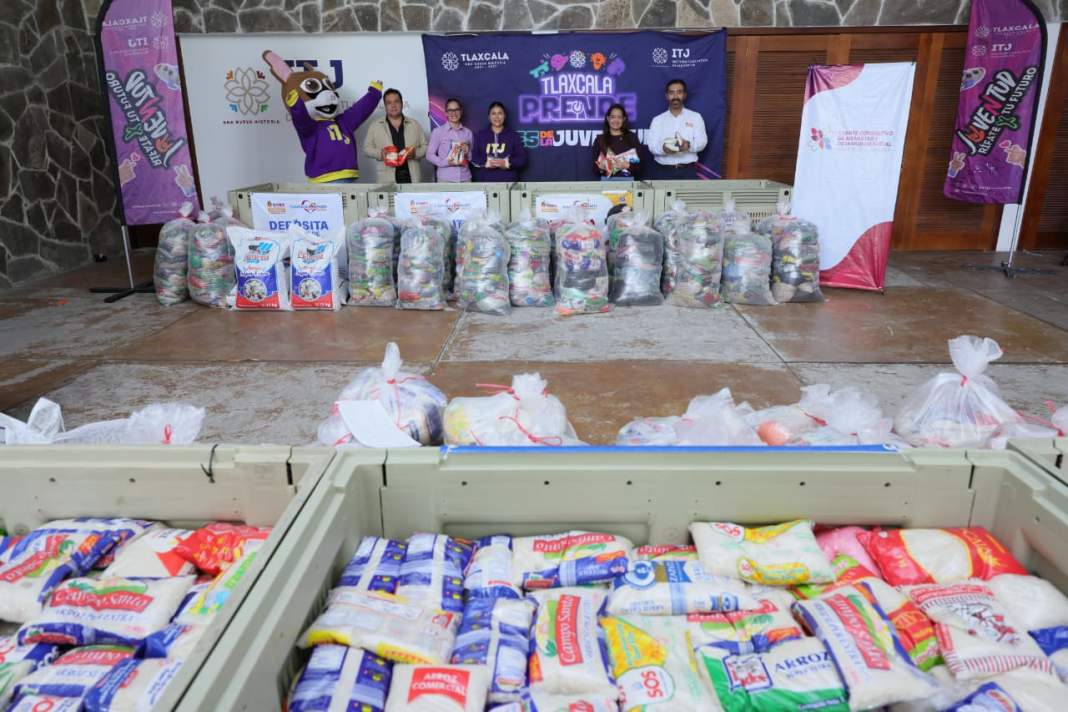 Foto: Cortesía Jóvenes de Tlaxcala entregan 6 mil 50 kilos de ayuda en campaña solidaria
