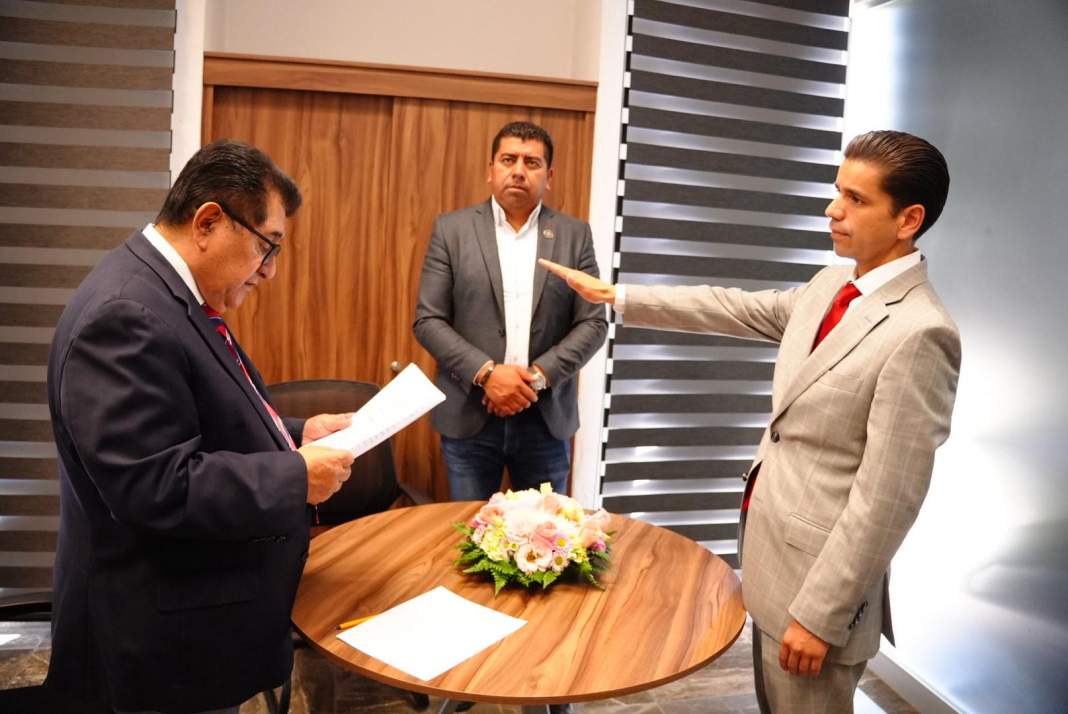 Foto: Cortesía Congreso de Tlaxcala nombra a Raúl Pluma Ríos secretario técnico