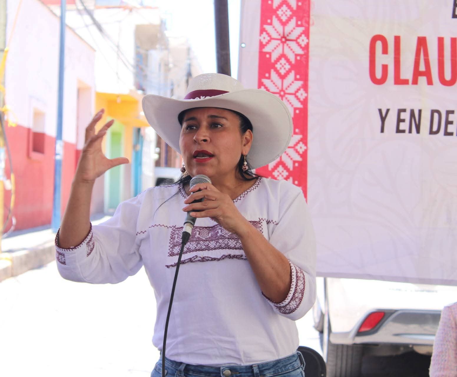 Foto: Cortesía Opaca Ana Lilia Rivera a ahijado de Lorena Cuéllar por la Gubernatura