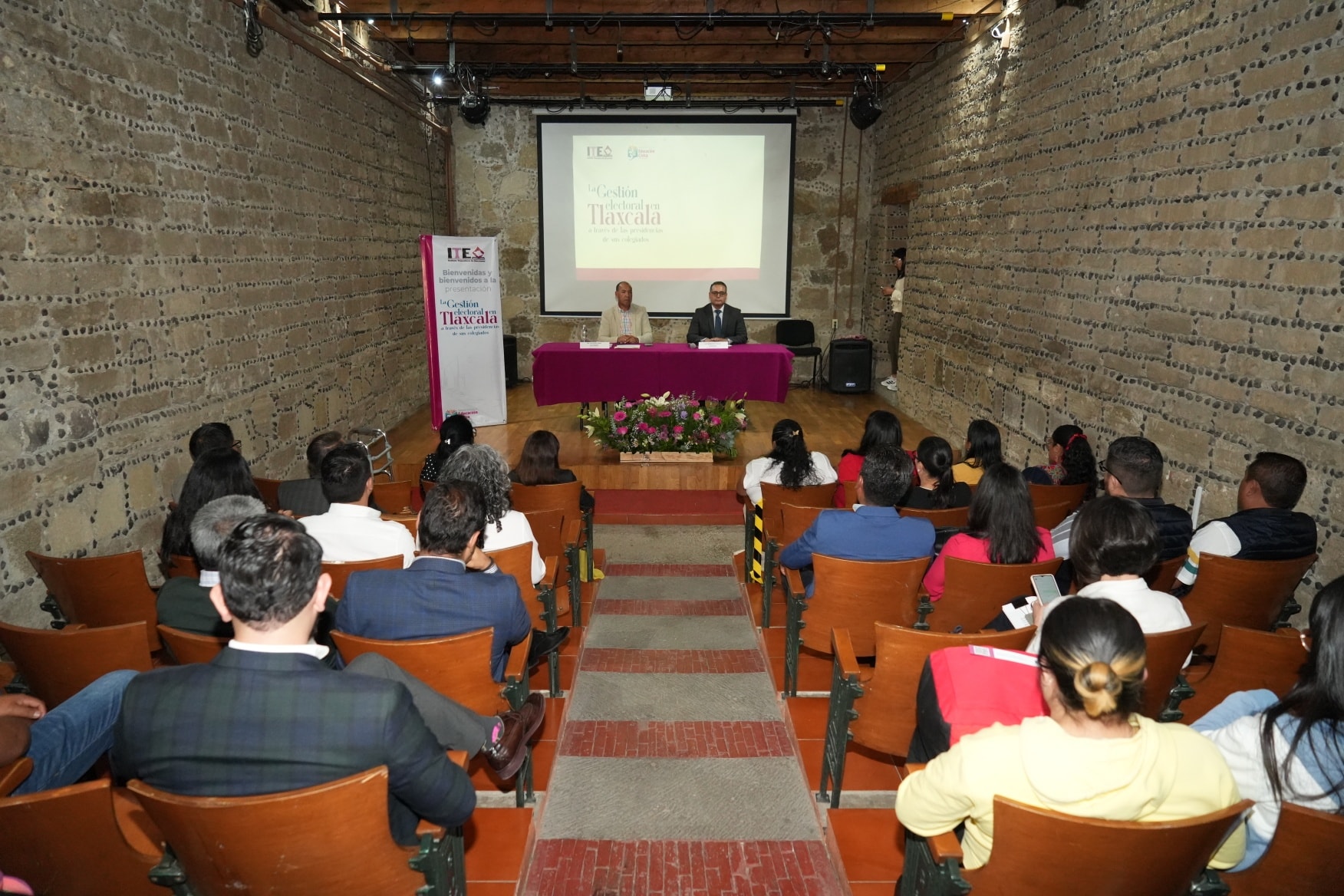 Foto: Cortesía El ITE presenta libro que retrata 30 años de democracia en Tlaxcala