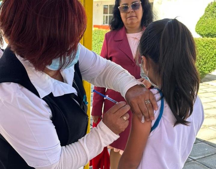 Foto: Cortesía IMSS Tlaxcala inicia vacunación VPH 2025 para proteger a niñas y niños