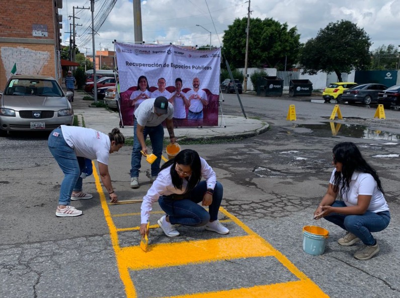 Jóvenes y personal participan en recuperación de espacios