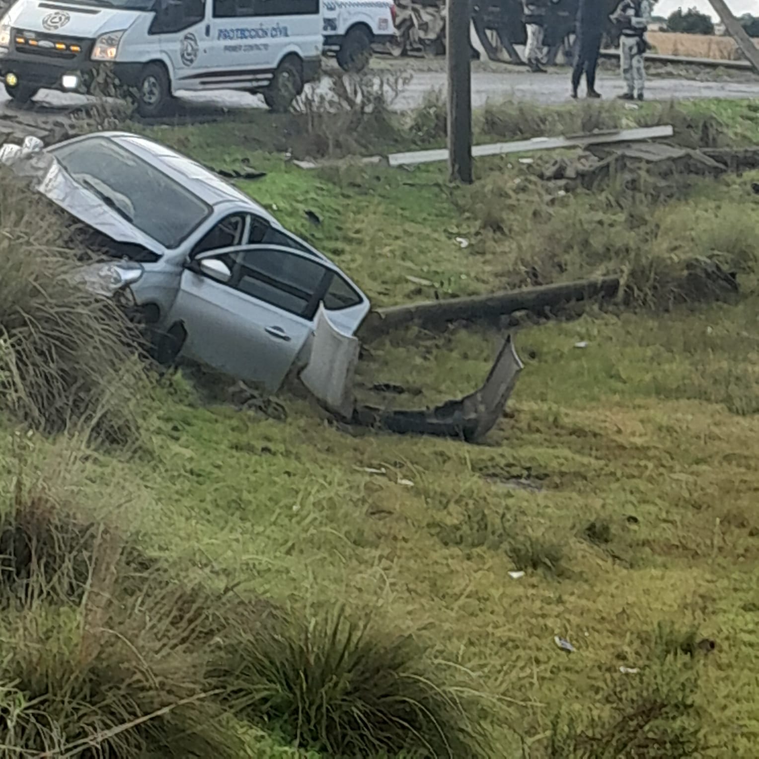 Jóvenes en posible estado de ebriedad chocan en las vías de Cuamatzingo, en Muñoz