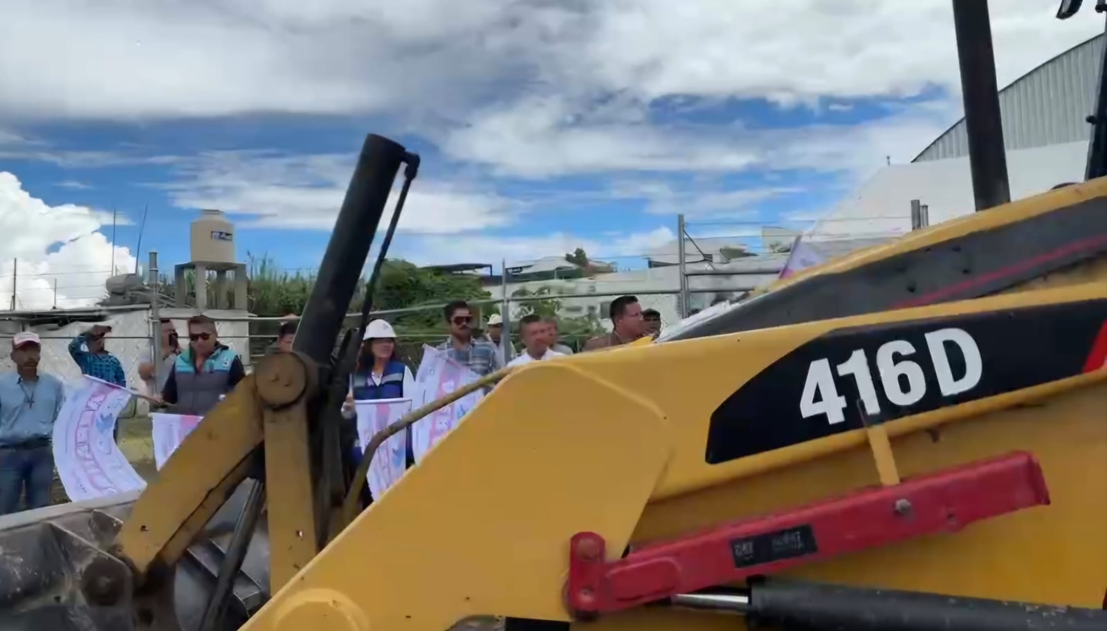 Inicia Guadalupe Cuautle obra de adoquinamiento en la 5 Sur con inversión de 8 mdp