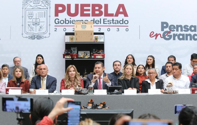 Alejandro Armenta anuncia ampliación de la Universidad de la Salud en Puebla