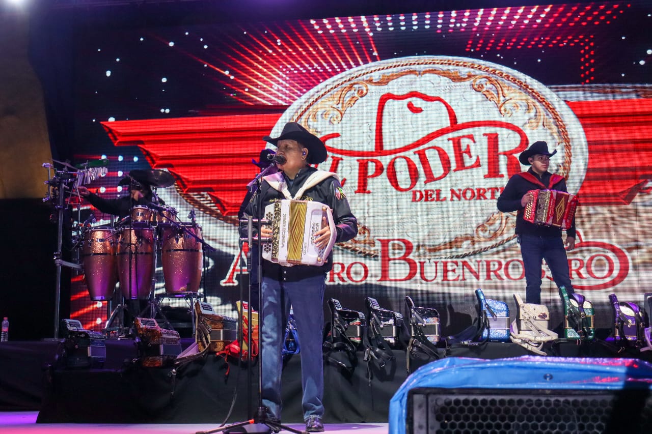 El Poder del Norte de Arturo Buenrostro hace vibrar la Gran Feria de Cholula