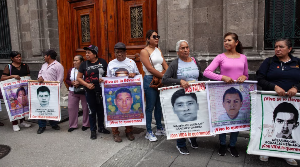 Foto: Cortesía Ayotzinapa: padres se reúnen con Sheinbaum sin Vidulfo Rosales