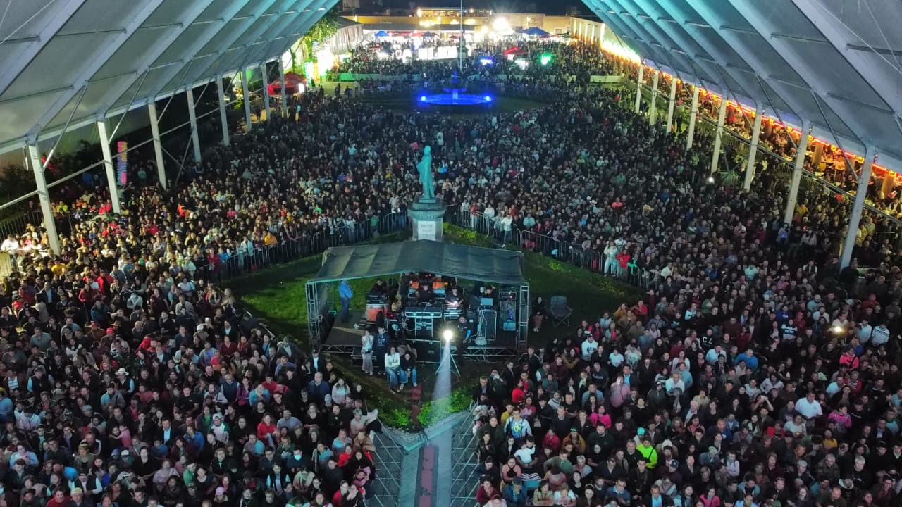 Comunicado oficial La Sonora Santanera puso a bailar a grandes y chicos en la Gran Feria de Cholula
