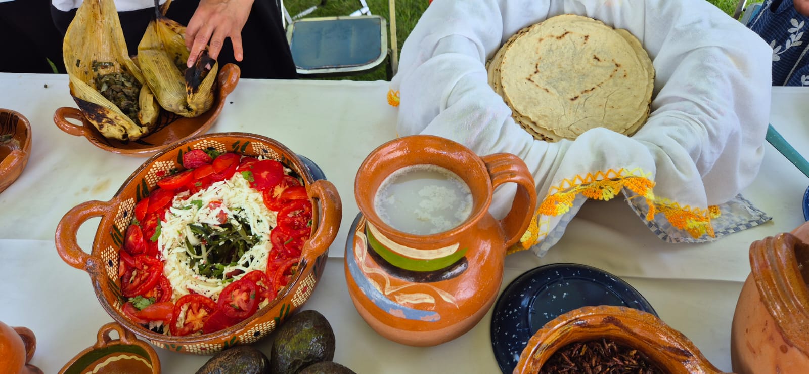 Por: Cortesía Lula Pineda "Tlapalehuil": Celebran resistencia cultural en San Antonio Cacalotepec con danza, gastronomía y tradición