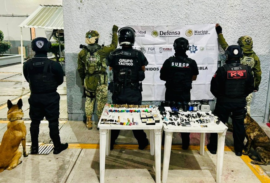 Operativo coordinado en dos penales de Puebla