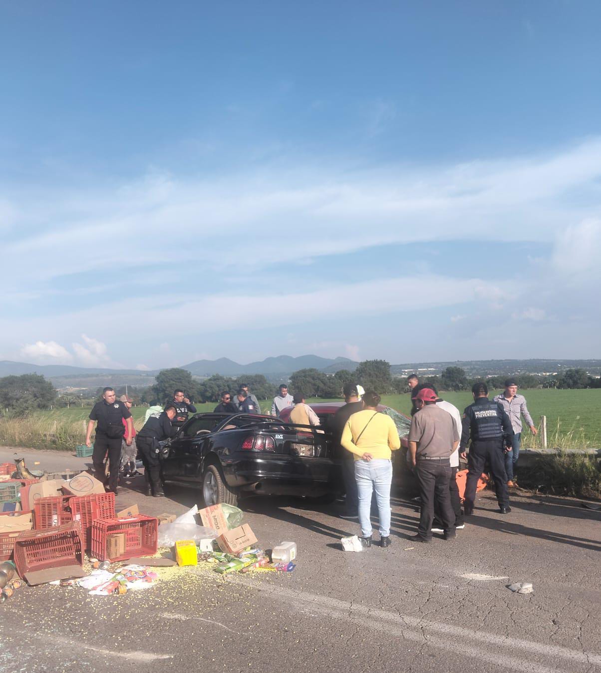 Foto: Cortesía Conductor de Mustang provoca aparatoso accidente, en Tlaxco; cinco lesionados el saldo
