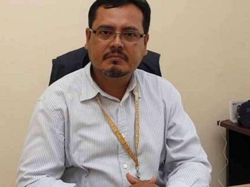 Foto: Cortesía Despiden a funcionario con Covid-19 que escupió a médicos