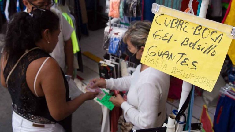 Foto: Cortesía Ayuntamiento incauta productos apócrifos para combatir coronavirus