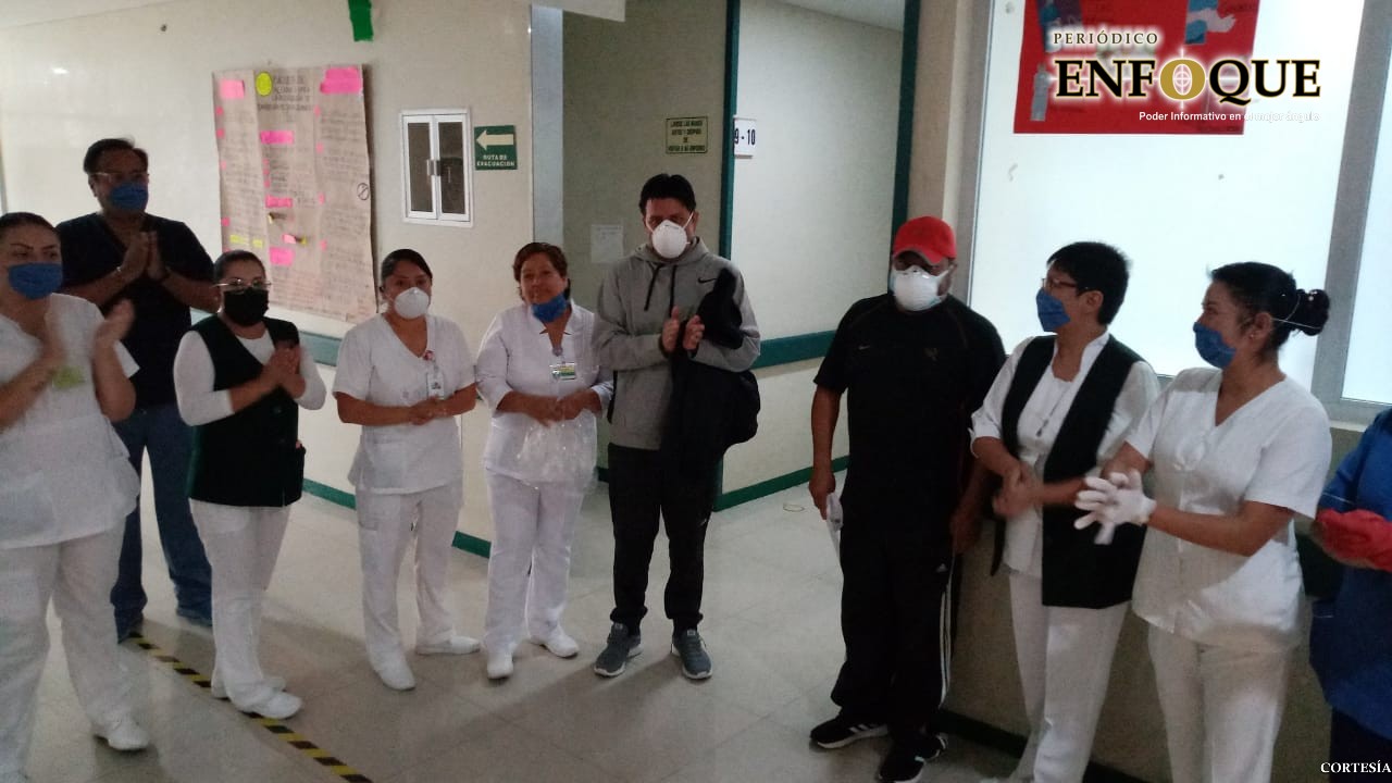 Foto: Cortesía En el IMSS dan de alta a primer paciente recuperado de Covid 19