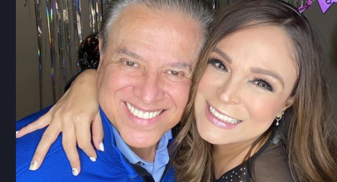 Foto: Cortesía Trolleo nivel dios: Esposa pide a Mario Bezares consejos para el encierro; “tú que tienes experiencia”