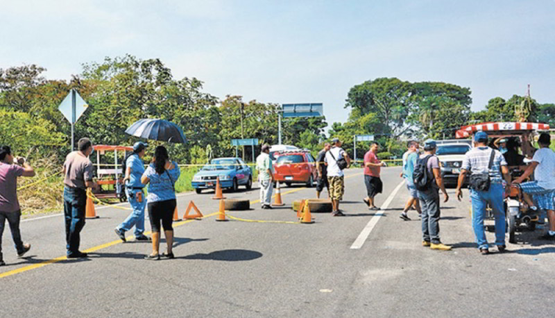 Foto: Cortesía Gobernadores de Chihuahua y NL se pelean. Cierran fronteras y nadie pasa por pretexto de COVID19