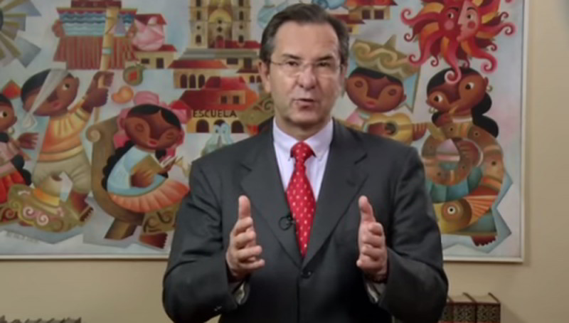 Esteban Moctezuma anuncia que a partir del lunes 20 se reanudan clases; serán en línea