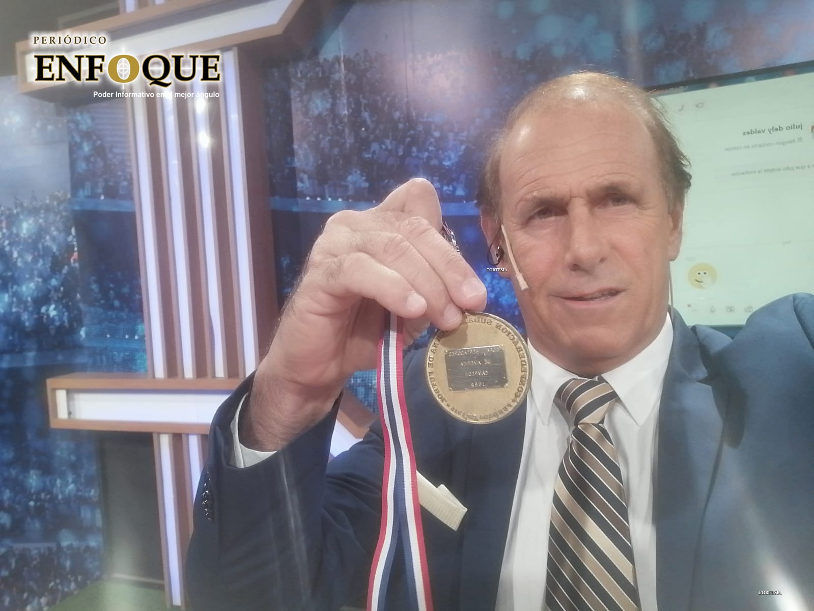 Foto: Cortesía Exfutbolista recaudó miles de dólares para combatir el Coronavirus subastando sus medallas