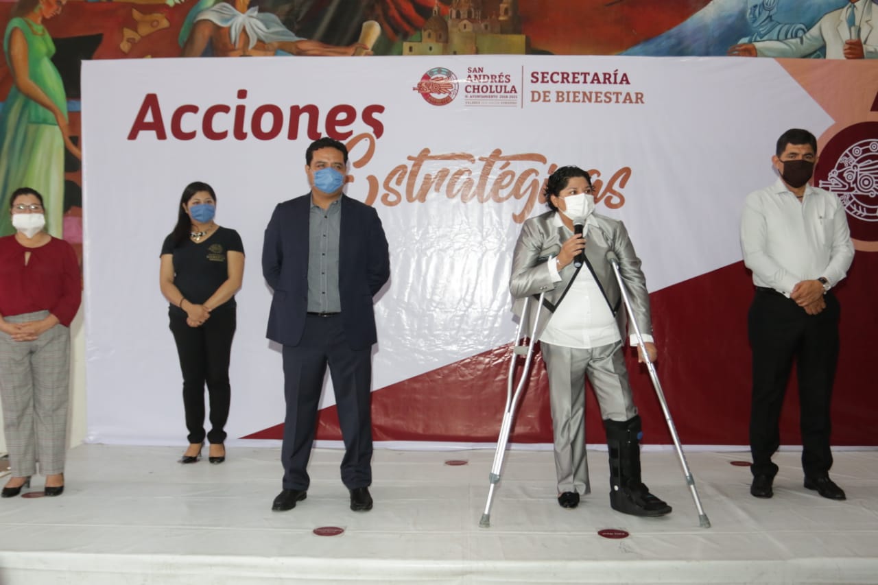 Foto: Cortesía Karina Pérez Popoca reconoce labor de profesoras de los CAIC