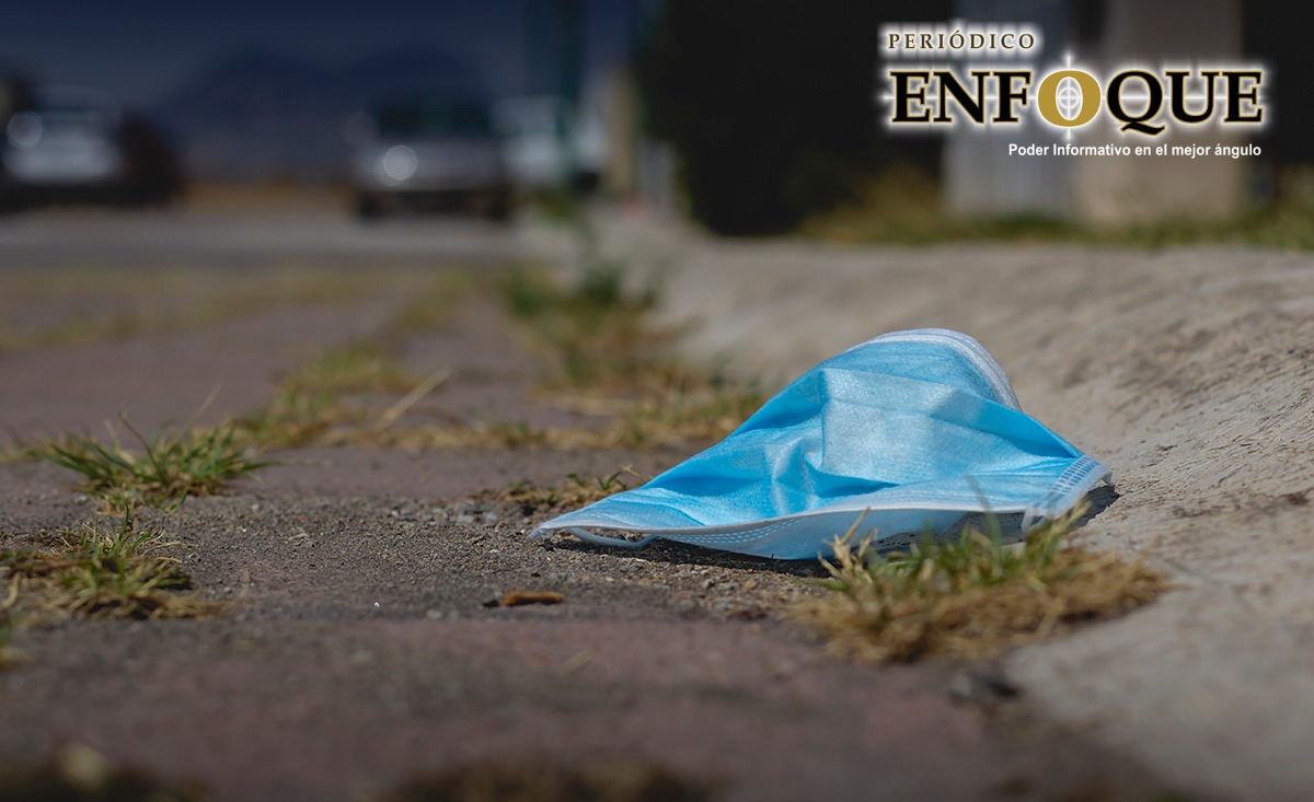 Foto: Alex Muñoz ¡No tires tu cubreboca a la vía pública!