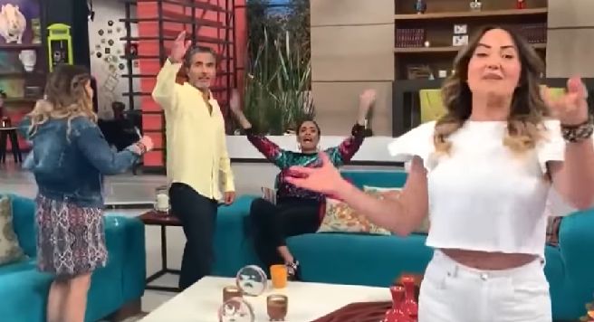 Foto: Cortesía “¡Que Venga la Alegría!”: Conductora de Hoy se equivoca y promociona a TV Azteca (Video)
