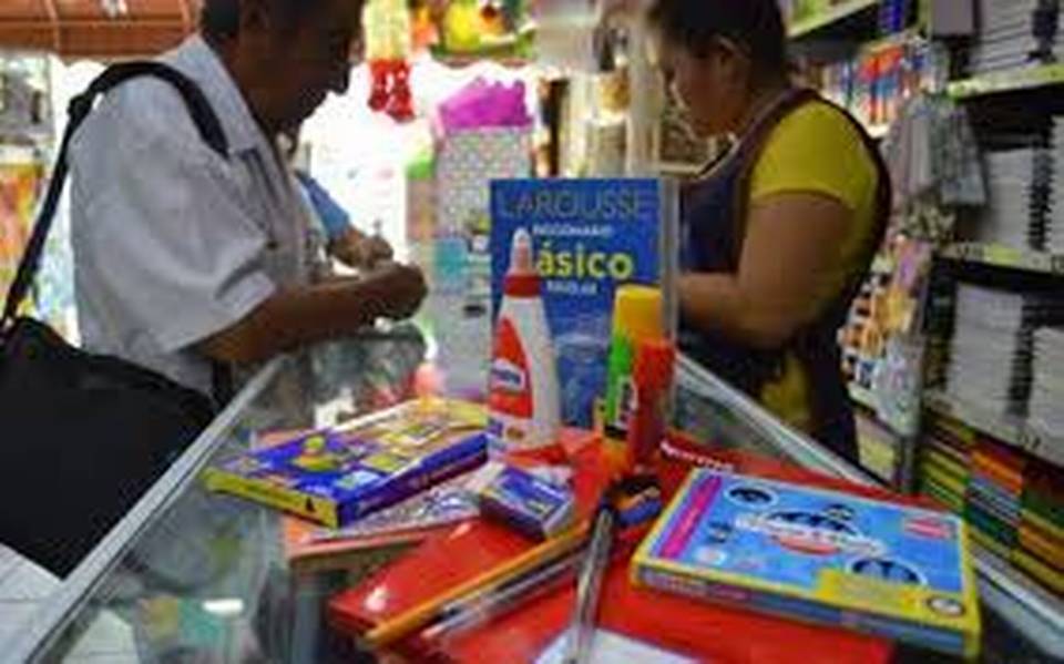 Foto: Cortesía Papelerías, editoriales y librerías serán consideradas actividades esenciales en el regreso a clases: SEP