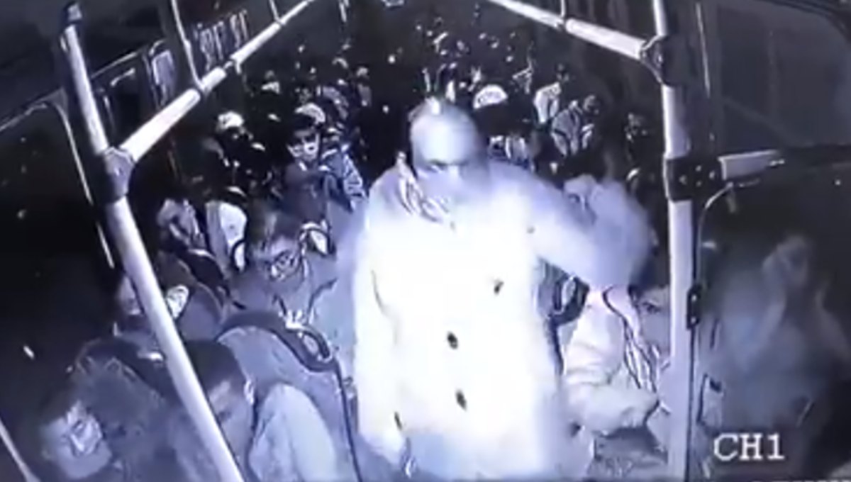 Foto: Cortesía Asaltan a pasajeros y se desata balacera; muere “justiciero” (Video)