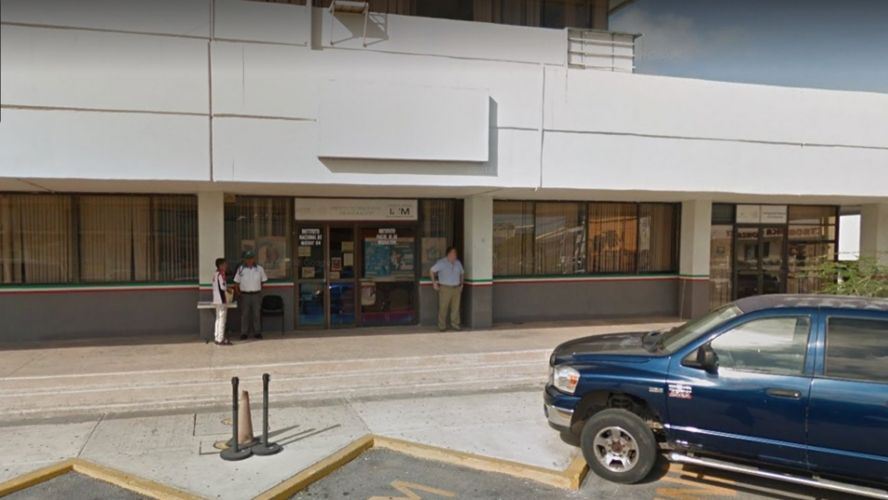 Descubren en video a agentes extorsionando a migrantes; sancionan a más de 1,000 por corrupción