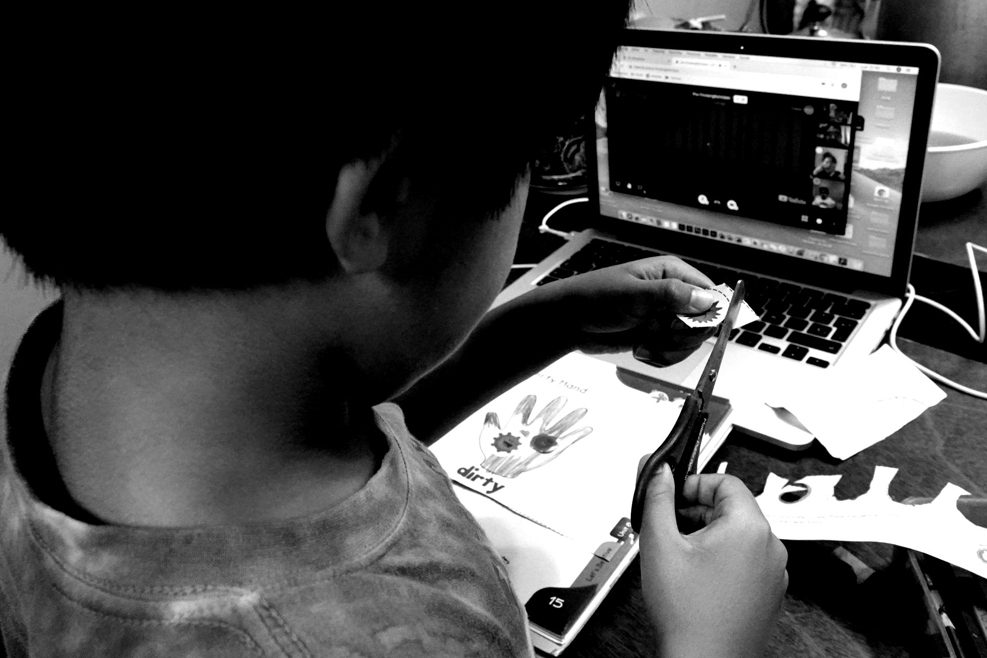 Educación online de SEP dejó 'fuera' a 55.7% de alumnos en México