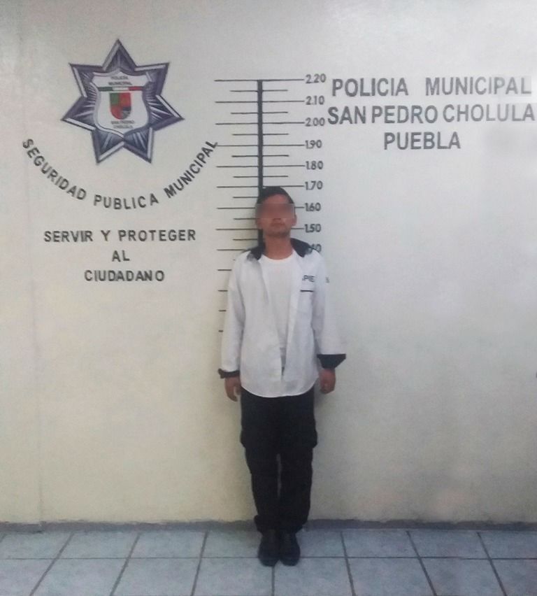 Foto: Cortesía Detienen policías de San Pedro Cholula a guardia de seguridad privada por presunto allanamiento de morada