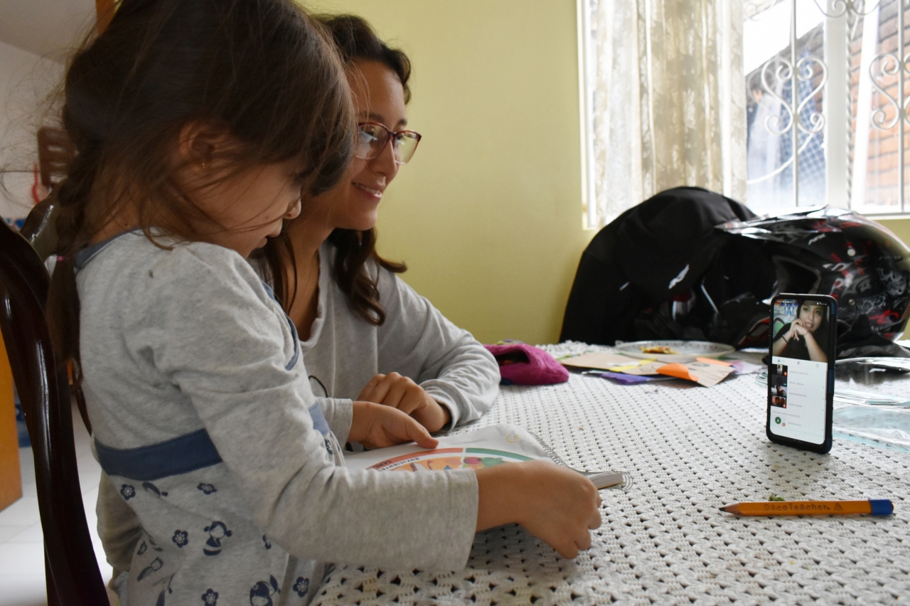 Foto: Cortesía Para evitar lesiones recomiendan cuidar postura de niños durante clases virtuales