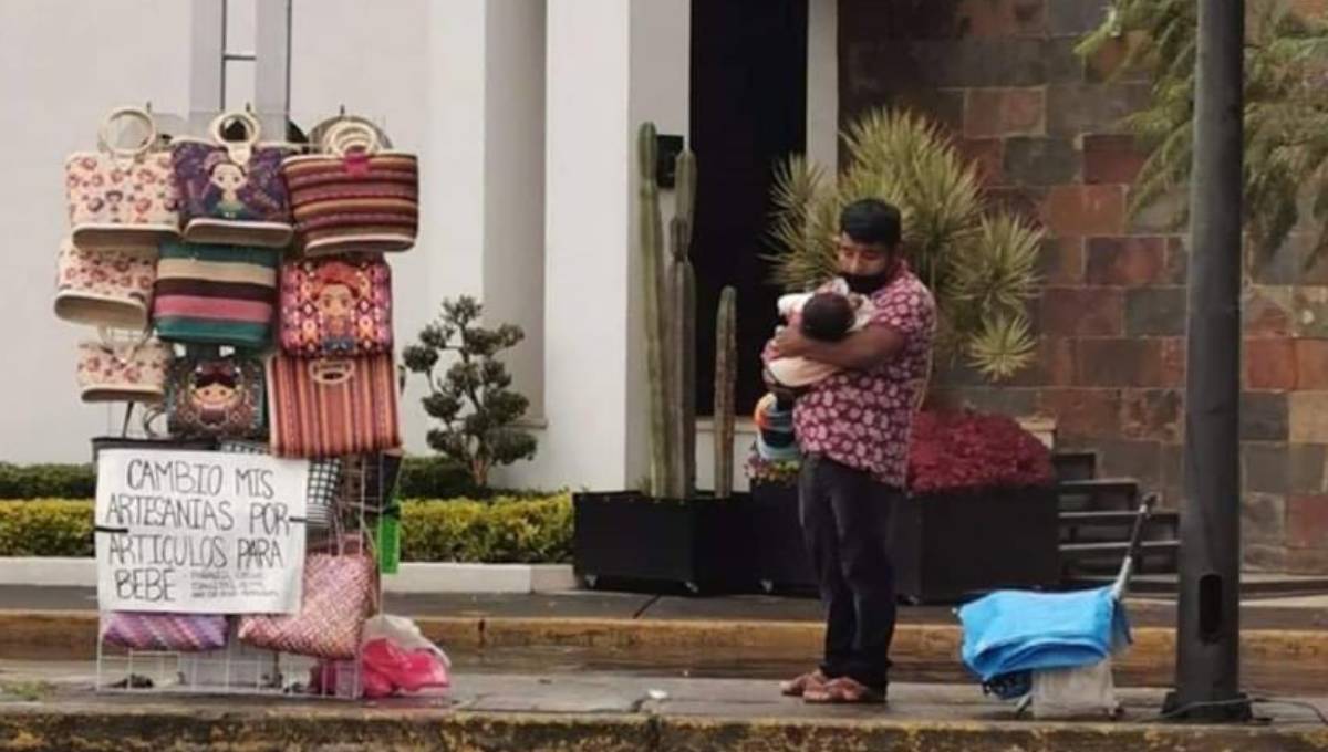 Foto: Cortesía Pareja de artesanos pedían ropa y alimento para bebés, la gente sale a ayudarlos