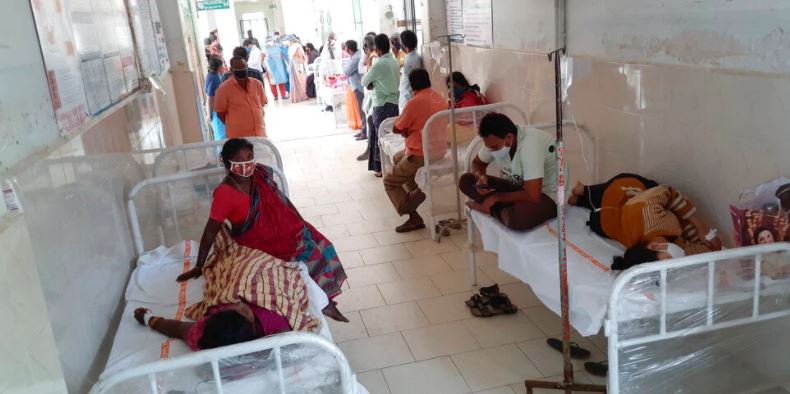 Misteriosa enfermedad en India deja 200 personas hospitalizadas y al menos un muerto