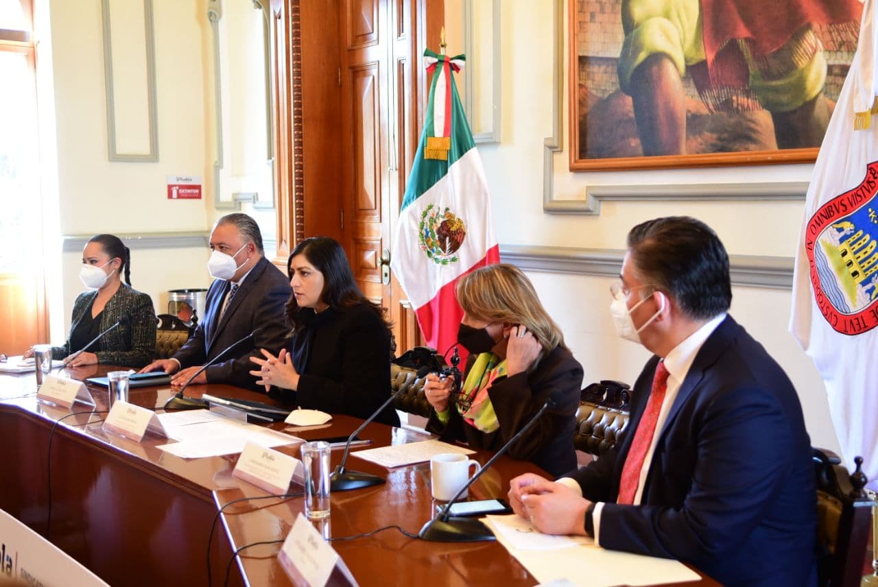 Cualquier derecho ganado puede perderse si bajamos la guardia: Rivera Vivanco