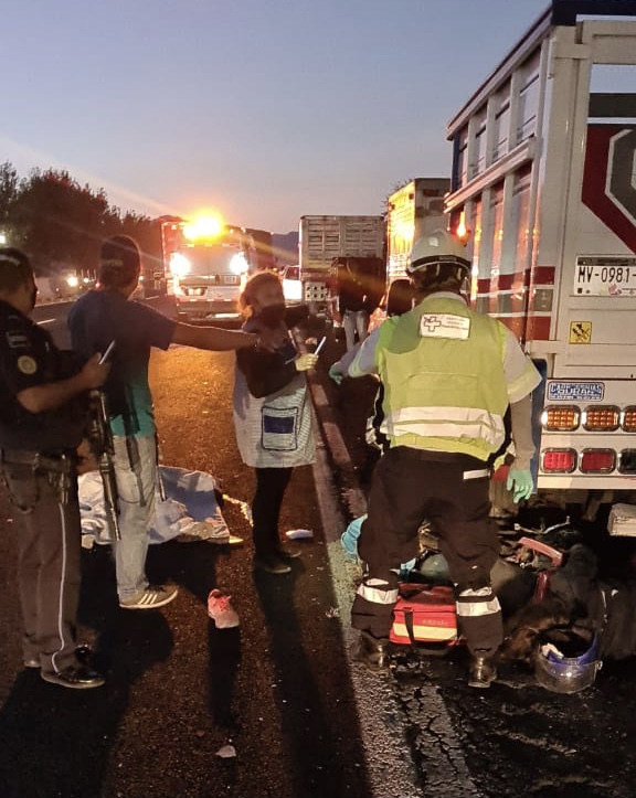 Foto: Cortesía Derrapan y mueren atropellados en la México-Puebla