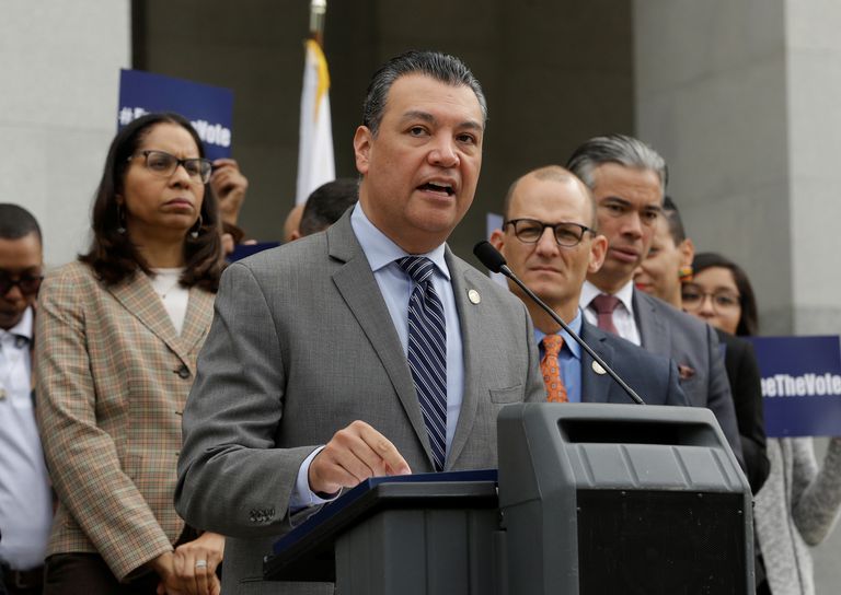 Foto: Cortesía Alex Padilla, hijo de mexicanos, ocupará el lugar de Kamala Harris en el Senado de EU