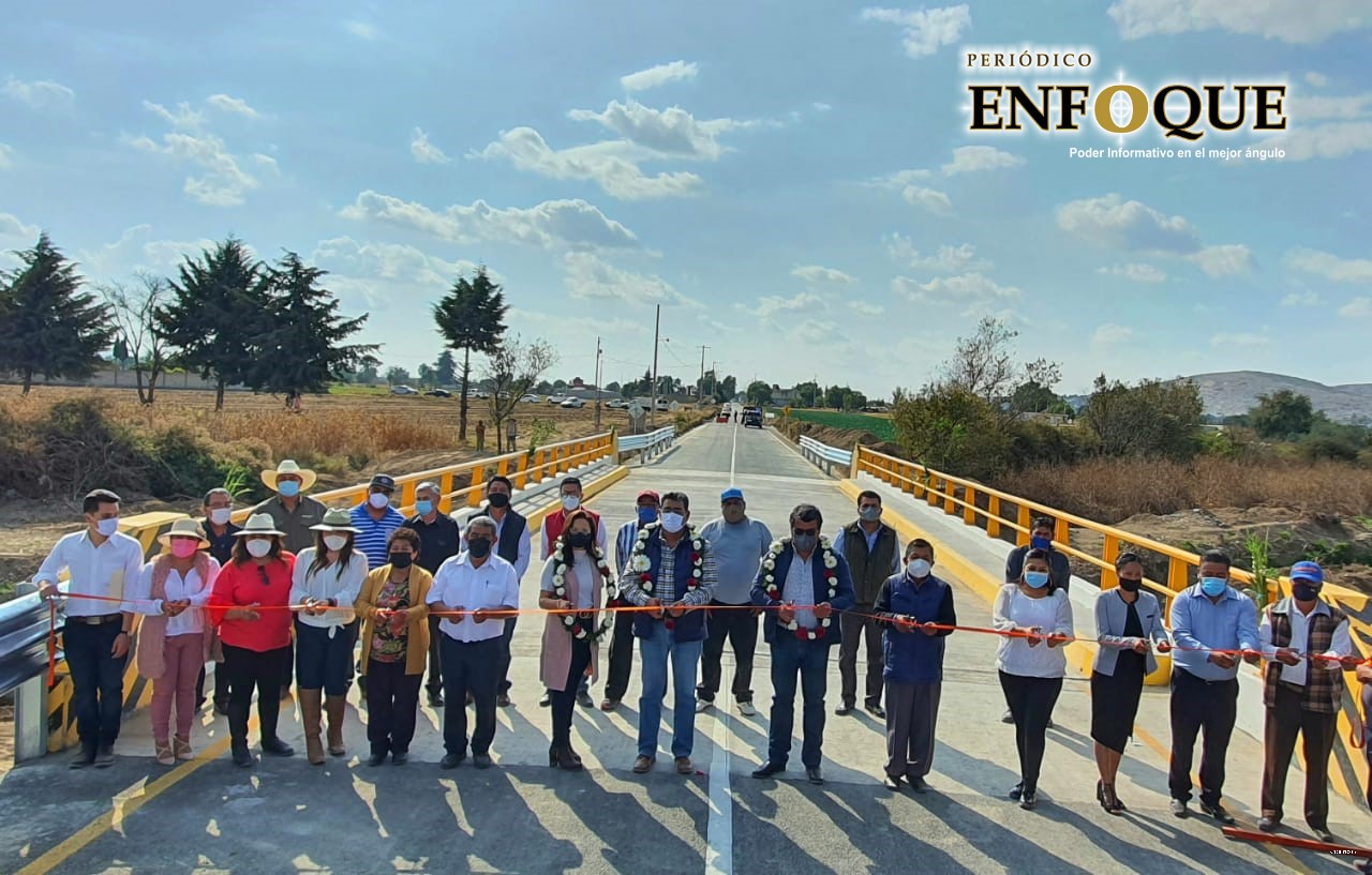 Foto: Cortesía Céspedes Peregrina entrega obra de puente vehicular Zahuatlán-San Mateo Parra en Tepeaca
