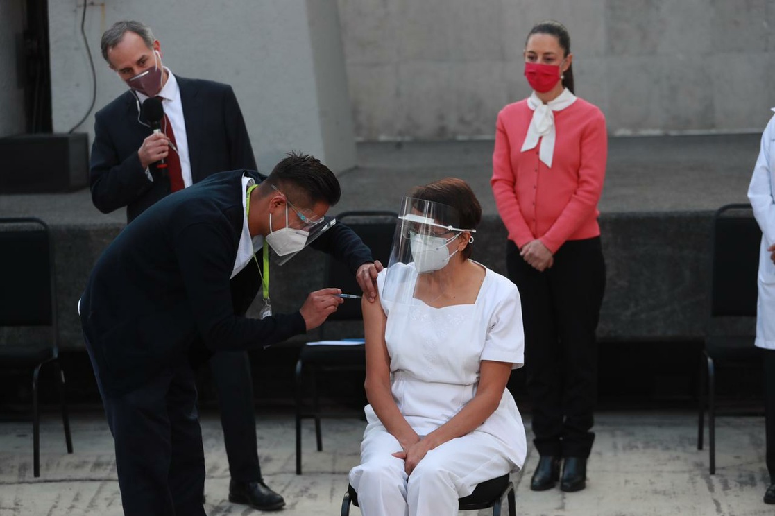 Foto: Cortesía ¡Es hoy, es hoy! Inicia vacunación contra COVID en México: la primera es María Irene Ramírez, jefa de enfermería