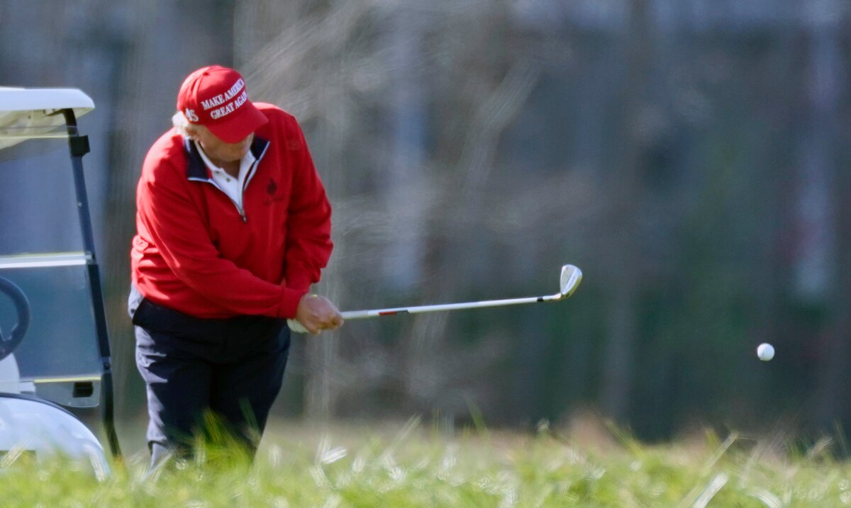 Foto: Cortesía Mientras Trump juega golf, ayudas por COVID en EU siguen 'en el aire'