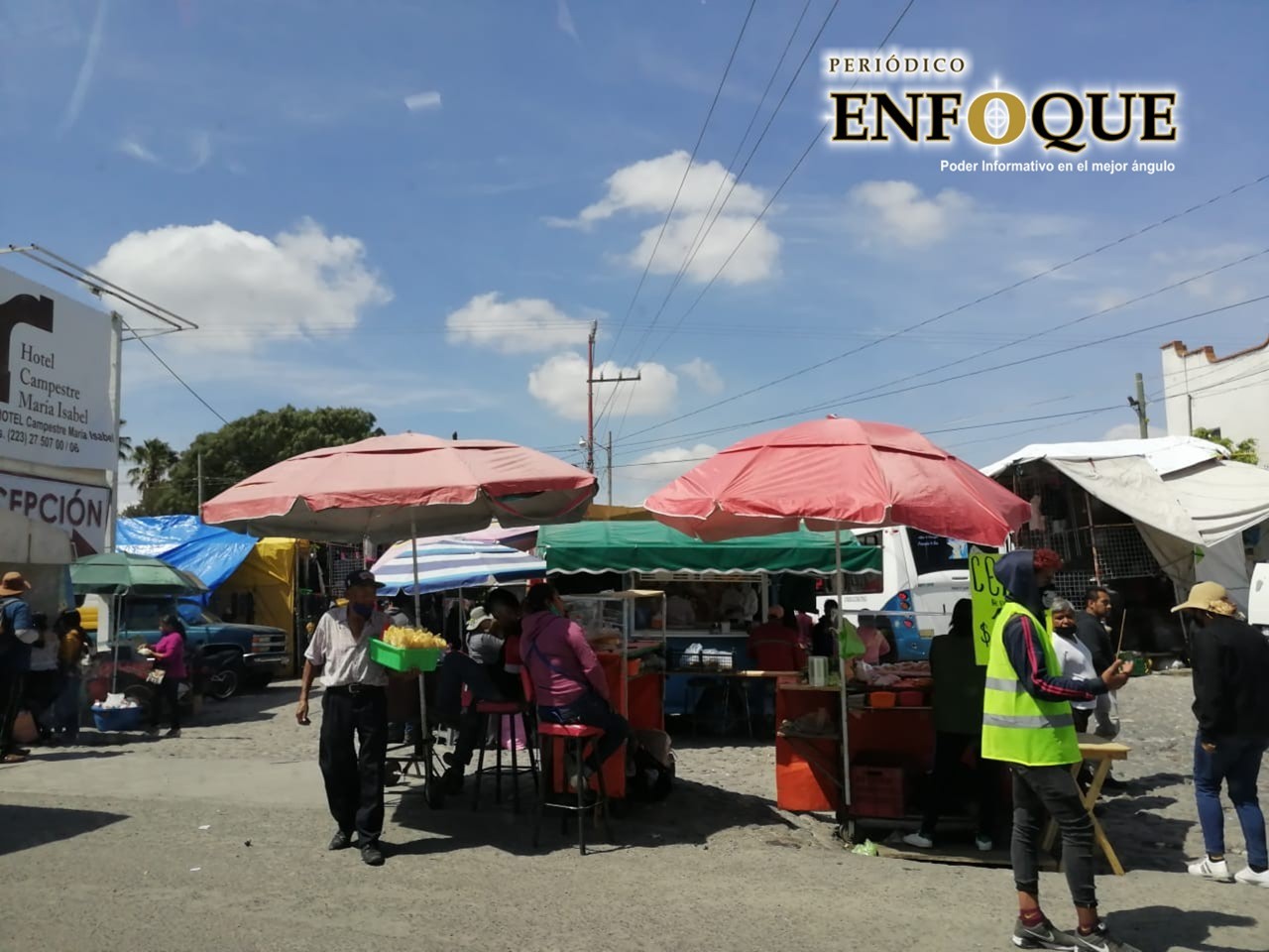 Foto: Marisol Oropeza Cierre total del tianguis en Tepeaca; aplica para productos perecederos, ropa, zapatos y mercado de animales