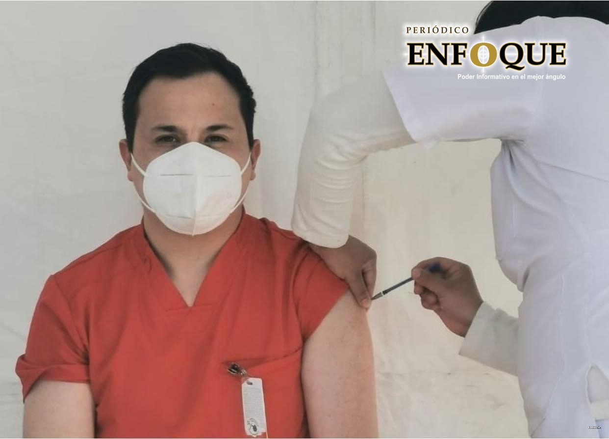 Foto: Cortesía Recibe médico tlaxcalteca, vacuna vs Covid-19