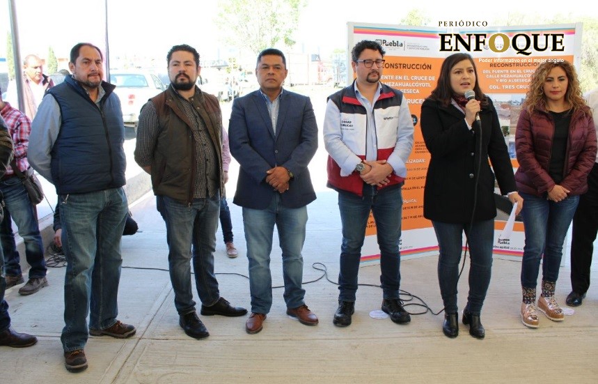 Inauguran reconstrucción de puente en el cruce de la calle Nezahualcóyotl y Río Alseseca (Fotos)