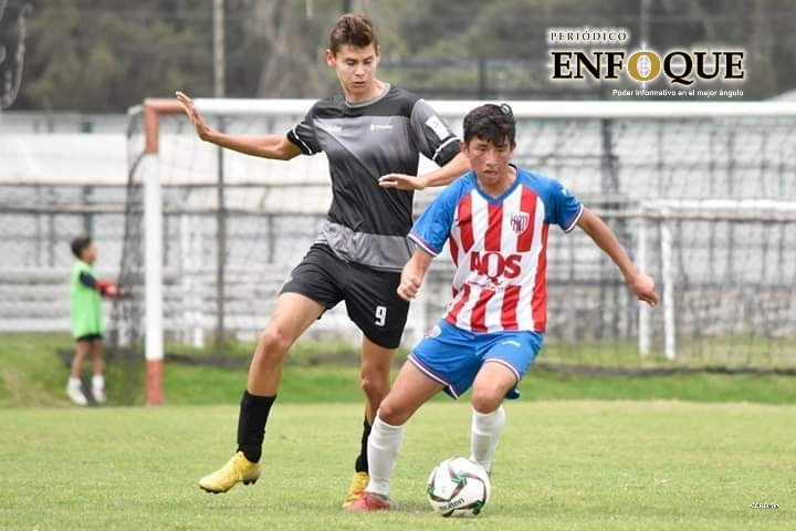 Foto: Cortesía Poblano Christopher Martínez llega a Chivas