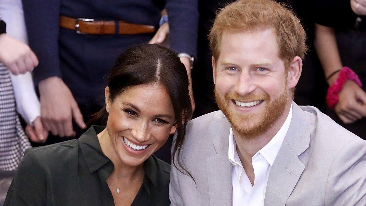 El príncipe Harry y su esposa Meghan se apartarán de la realeza británica