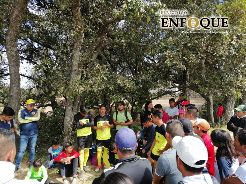 Con exjugadores del Puebla en cancha, partido termina en golpiza a árbitros (Video)