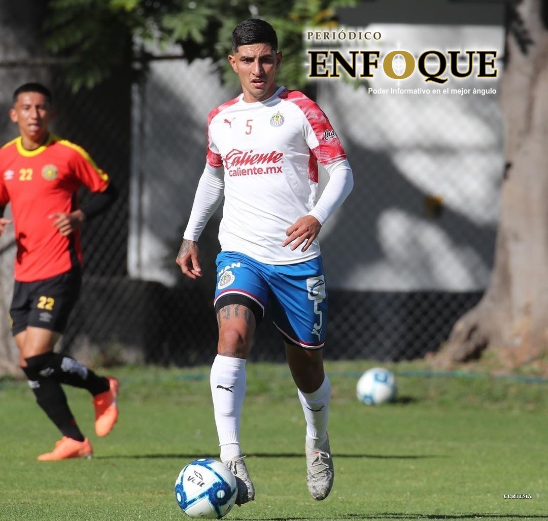 Chivas dio de baja a Víctor Guzmán por doping; el jugador se dice inocente