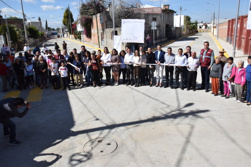 Después de 40 años, reciben vecinos de Momoxpan infraestructura urbana